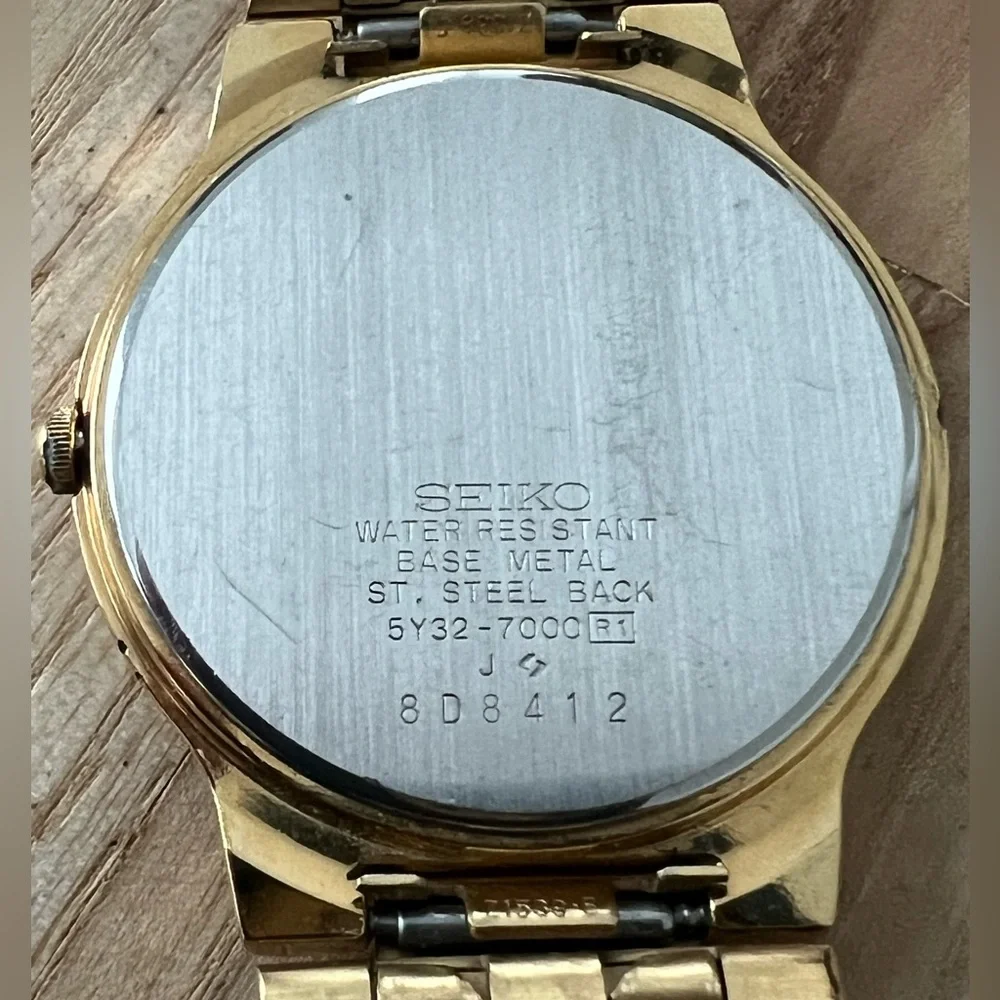 Seiko Rare Vintage Men’s Watch Gold-Tone Weave Bracelet Black Dial Date